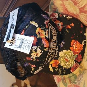 NWT Vans Floral Trucker hat